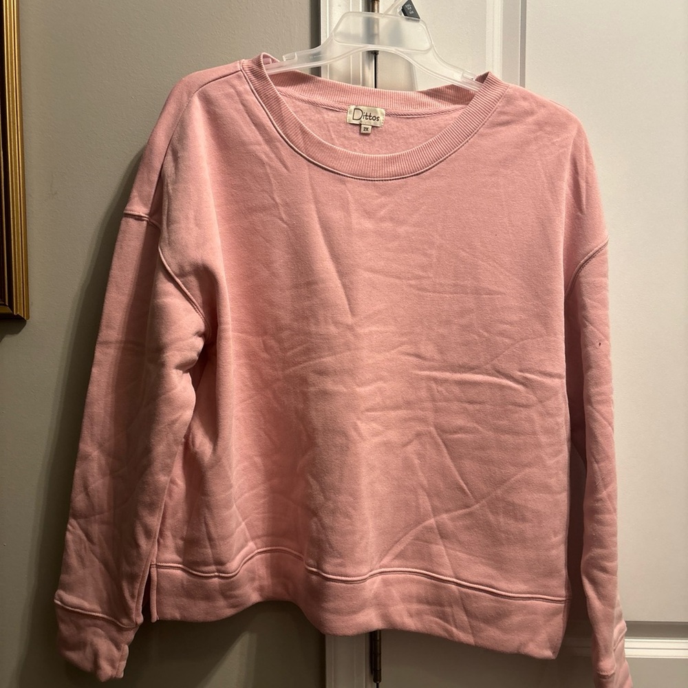2X Dittos women’s sweatshirt in mauve pink.